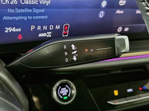 Used 2025 Buick Envision Avenir AWD/4WD image 17