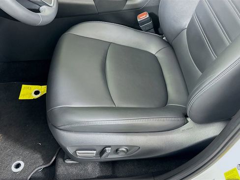 Used 2024 Toyota RAV4 XLE Premium image 20