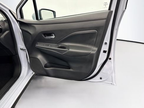 Used 2024 Nissan Versa SV FWD image 31