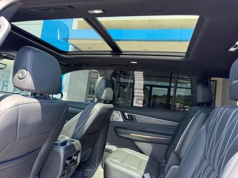 Used 2026 Buick Enclave Avenir w/ Super Cruise Package AWD/4WD image 12