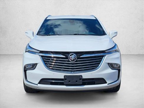 Used 2024 Buick Enclave Essence FWD image 2
