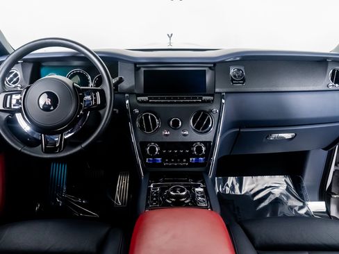 Used 2023 Rolls-Royce Cullinan image 37