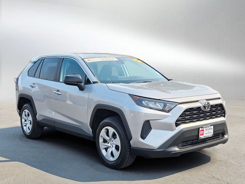 Used 2022 Toyota RAV4 LE AWD/4WD image 7