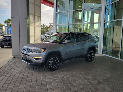 Used 2018 Jeep Compass Limited image 1