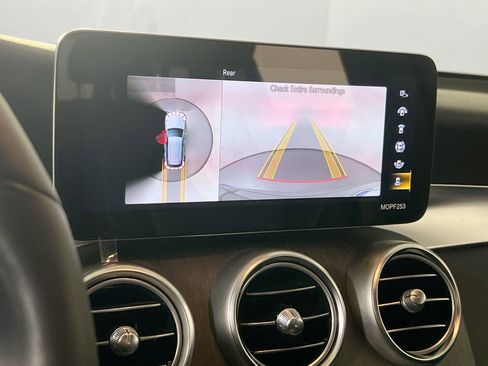 Used 2022 Mercedes-Benz GLC 300 4MATIC SUV image 14