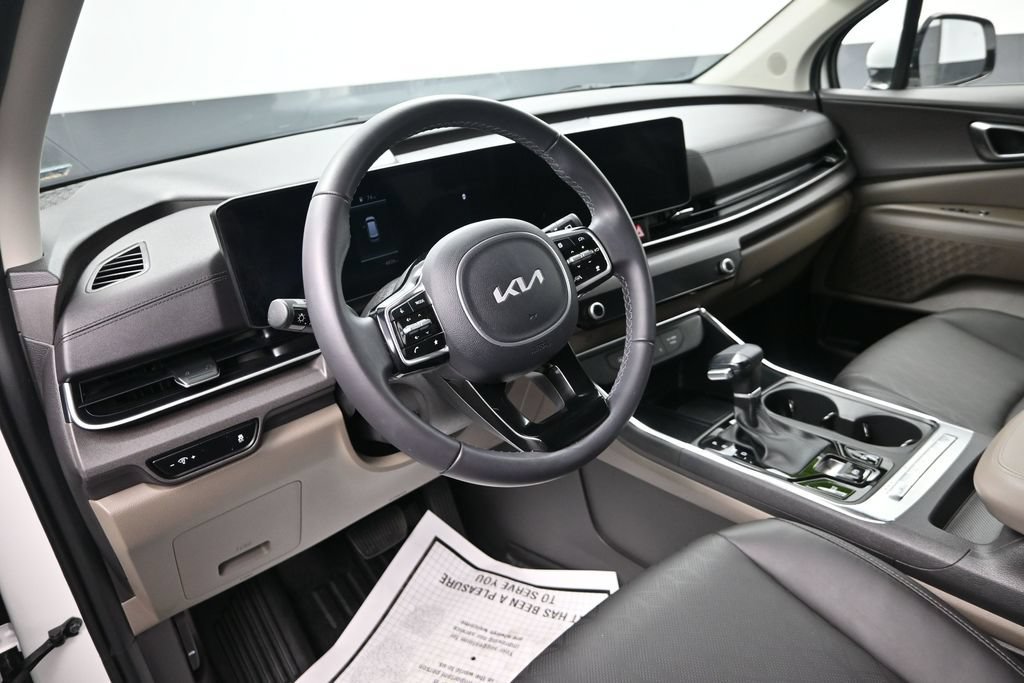 Certified 2026 Kia Carnival EX FWD image 12