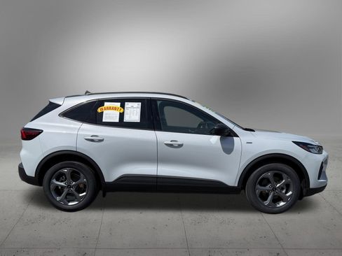 Used 2025 Ford Escape ST-Line w/ Tech Pack #1 FWD image 5