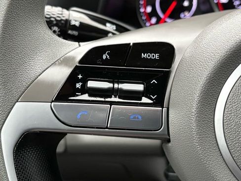 Used 2023 Hyundai Elantra SEL image 17