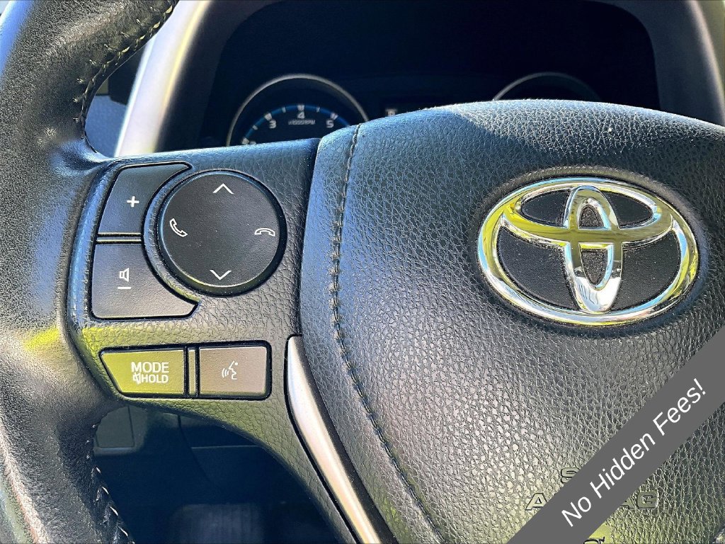 Used 2017 Toyota RAV4 XLE w/ Premium Special Value Package AWD/4WD image 16