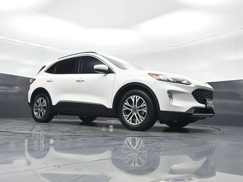 Used 2022 Ford Escape SEL w/ Technology Package FWD image 3