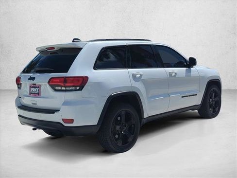 Used 2018 Jeep Grand Cherokee Laredo AWD/4WD image 5