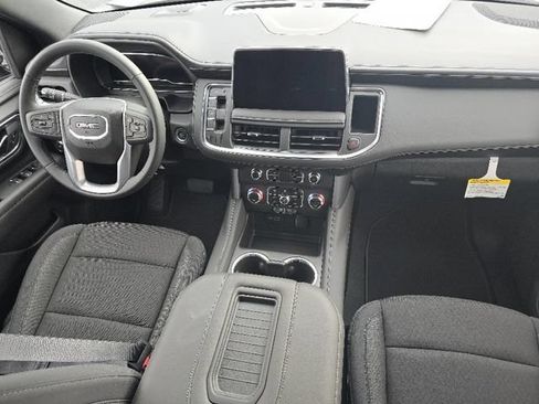 Used 2024 GMC Yukon XL SLE w/ Gmc Pro Safety Plus Package AWD/4WD image 26