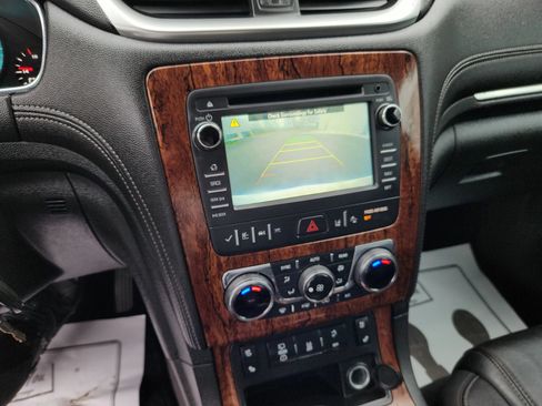 Used 2014 Chevrolet Traverse LTZ FWD image 14