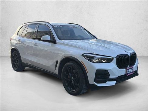 Used 2022 BMW X5 xDrive40i w/ Premium Package image 3