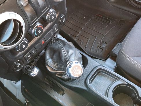 Used 2014 Jeep Wrangler Rubicon w/ Power Convenience Group image 20