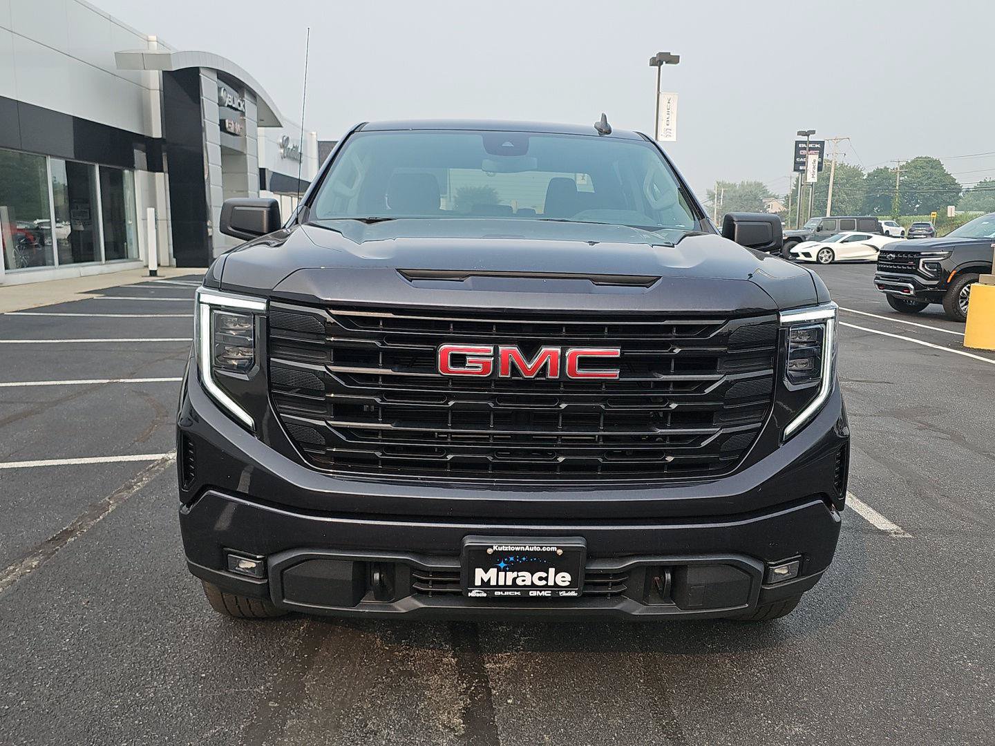 Used 2023 GMC Sierra 1500 Elevation AWD/4WD image 2