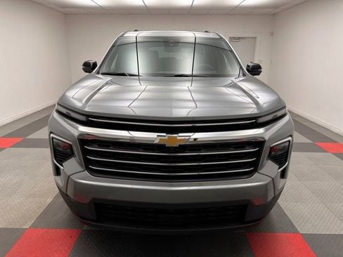 New 2026 Chevrolet Traverse LT w/ Driver Confidence Package FWD image 2