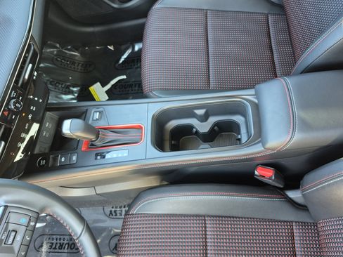 Certified 2025 Nissan Kicks SR FWD image 22