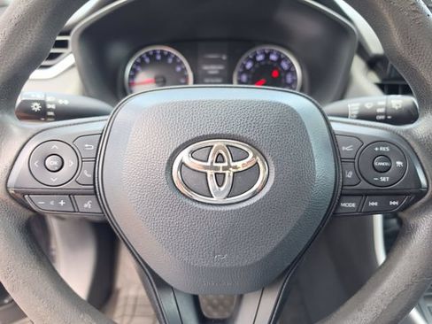 Used 2021 Toyota RAV4 LE FWD image 30