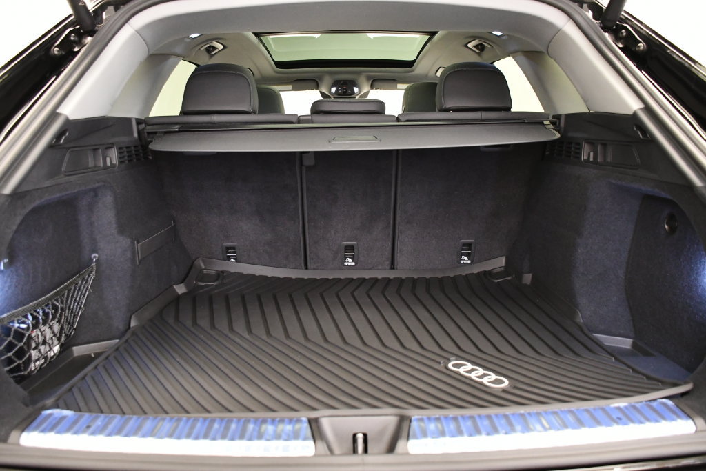Used 2025 Audi Q5 Premium w/ Convenience Package AWD/4WD image 53