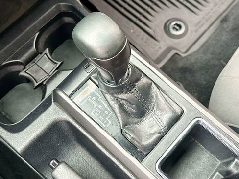 Used 2019 Toyota Tacoma TRD Off-Road image 18