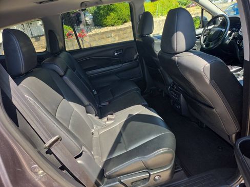 Used 2019 Honda Pilot Touring image 19