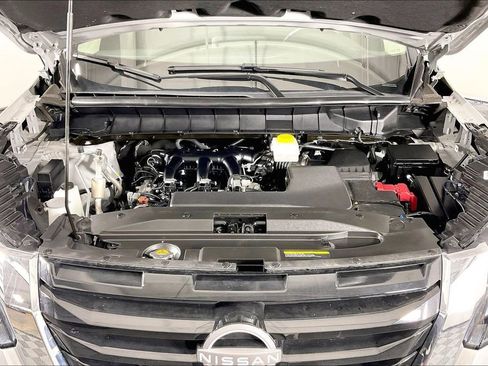 Used 2024 Nissan Pathfinder SV image 13