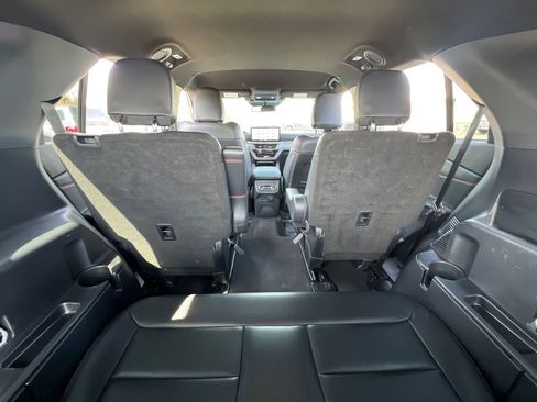 Used 2025 Ford Explorer ST-Line image 39