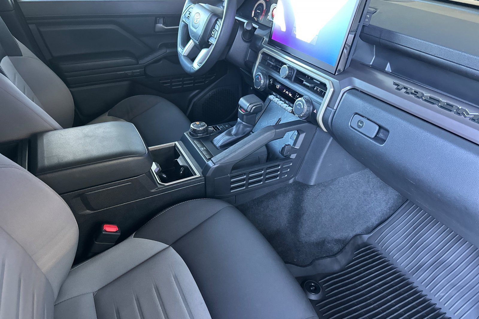 Certified 2025 Toyota Tacoma TRD Off-Road AWD/4WD image 14