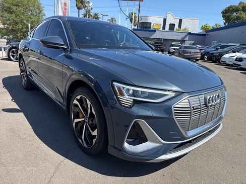 Used 2020 Audi e-tron Prestige w/ Prestige Package image 1