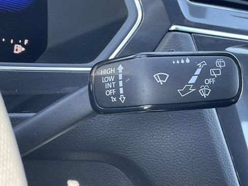 Certified 2023 Volkswagen Tiguan SE image 24