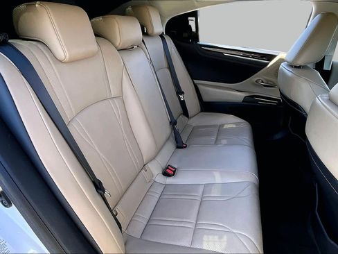 Used 2019 Lexus ES 350 w/ Accessory Package 2 FWD image 19