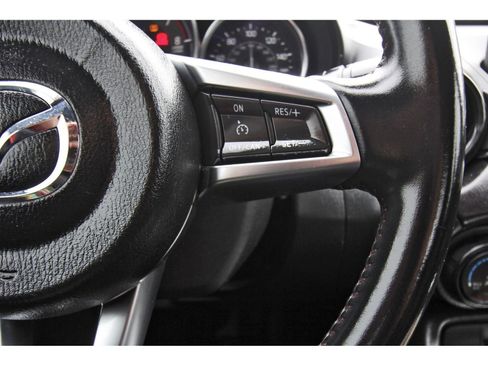 Used 2018 MAZDA MX-5 Miata Club image 16