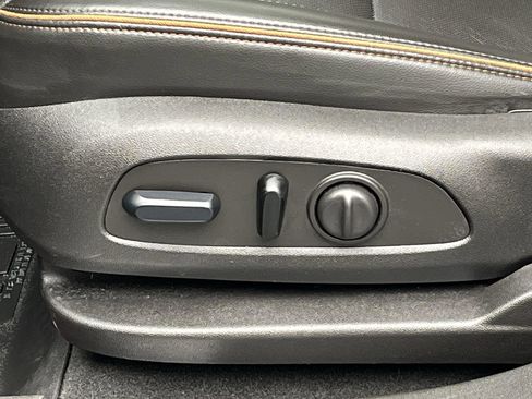 Certified 2023 GMC Acadia AT4 w/ Preferred Package image 12