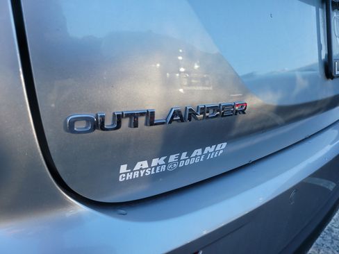 Used 2024 Mitsubishi Outlander ES FWD image 7