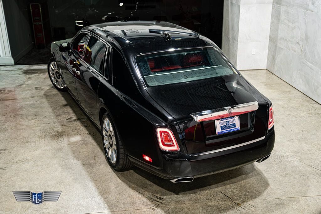 Used 2020 Rolls-Royce Phantom Extended Wheelbase RWD image 35
