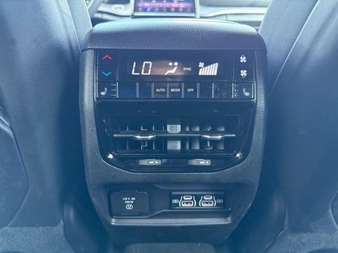 Used 2025 Jeep Grand Cherokee L Overland w/ Rear Seat Video Group I AWD/4WD image 21
