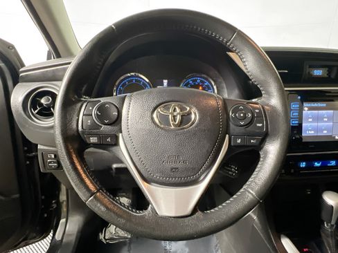 Used 2019 Toyota Corolla SE w/ SE Premium Package FWD image 17