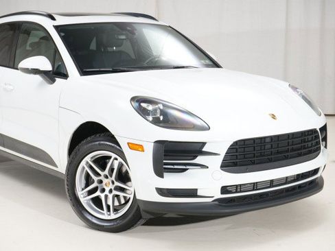 Used 2020 Porsche Macan image 11