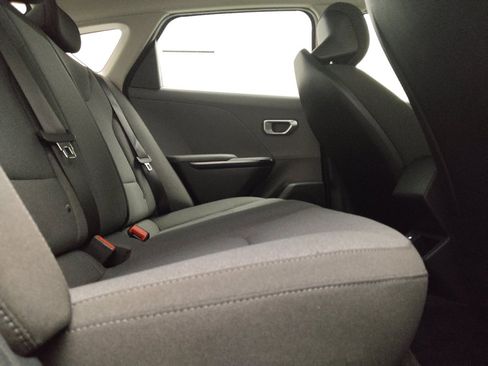 Used 2025 Kia K4 FWD image 19