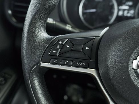 Used 2021 Nissan Kicks S image 29