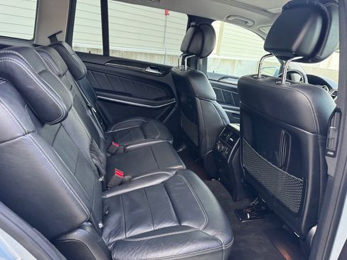 Used 2016 Mercedes-Benz GL 550 4MATIC image 24