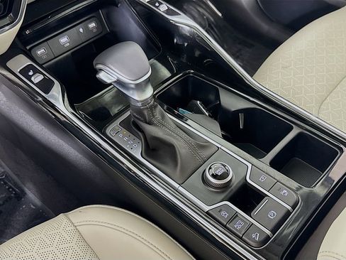 Used 2023 Kia Sorento SX image 17