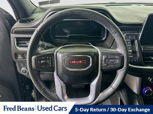 Used 2023 GMC Yukon XL SLT w/ SLT Premium Package image 13