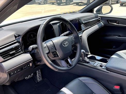Used 2025 Toyota Camry SE w/ Convenience Package AWD/4WD image 16