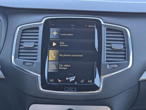 Used 2017 Volvo XC90 T6 Momentum w/ Vision Package image 18