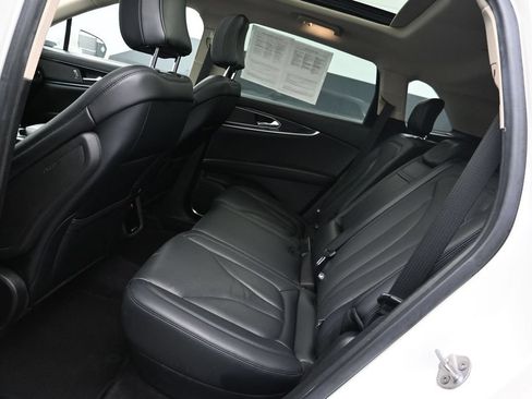 Used 2023 Lincoln Nautilus Reserve FWD image 13