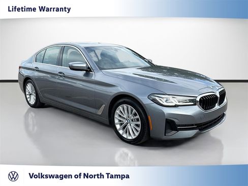 Used 2021 BMW 530i RWD image 1
