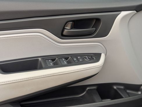 Used 2021 Honda Odyssey LX image 12