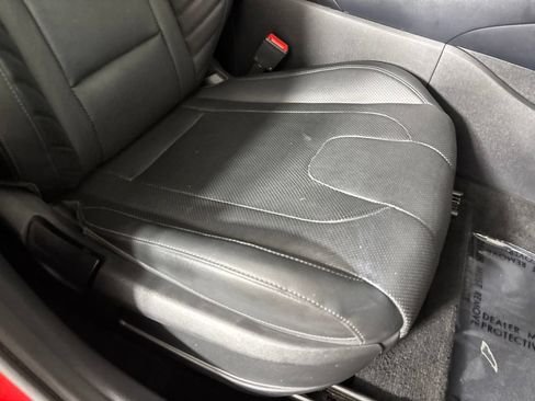 Used 2023 Hyundai Elantra Limited w/ Preferred Accessory Package FWD image 33